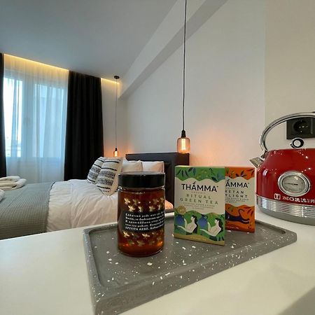 Milos 513 Plaka - Monastiraki By Superhost Hub Атина Екстериор снимка
